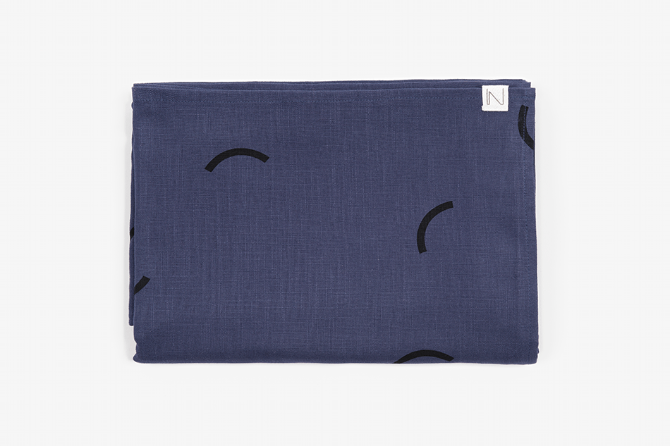 Tablecloth_DarkBlueLinen_BlackSmiles
