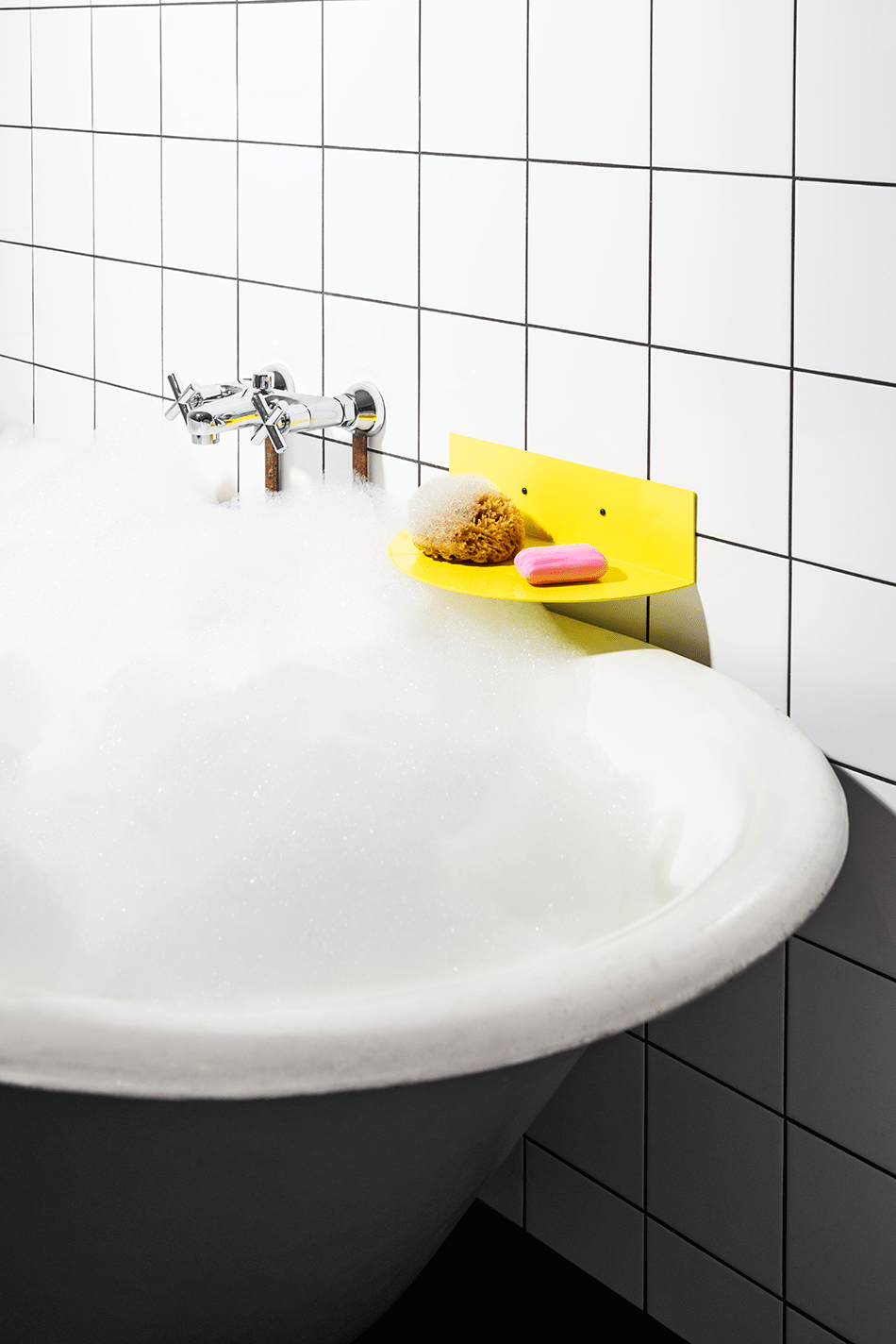 02CompileShelve_Solo_Small_EmielremmeltsxNoortjedeKeijzer_PhotobyNoortjeKnulst